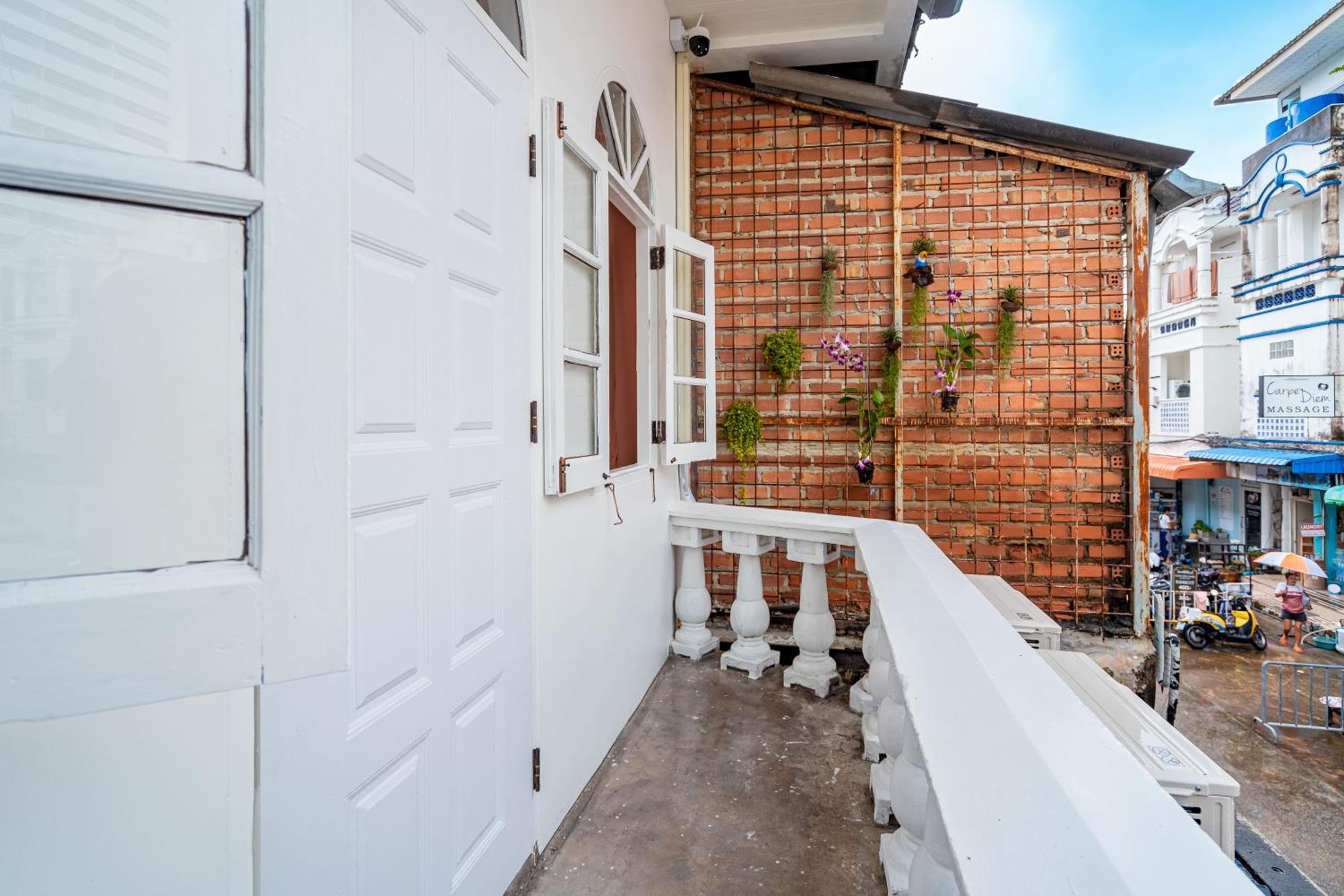 Sweett Lemon Hostel Patong Ngoại thất bức ảnh