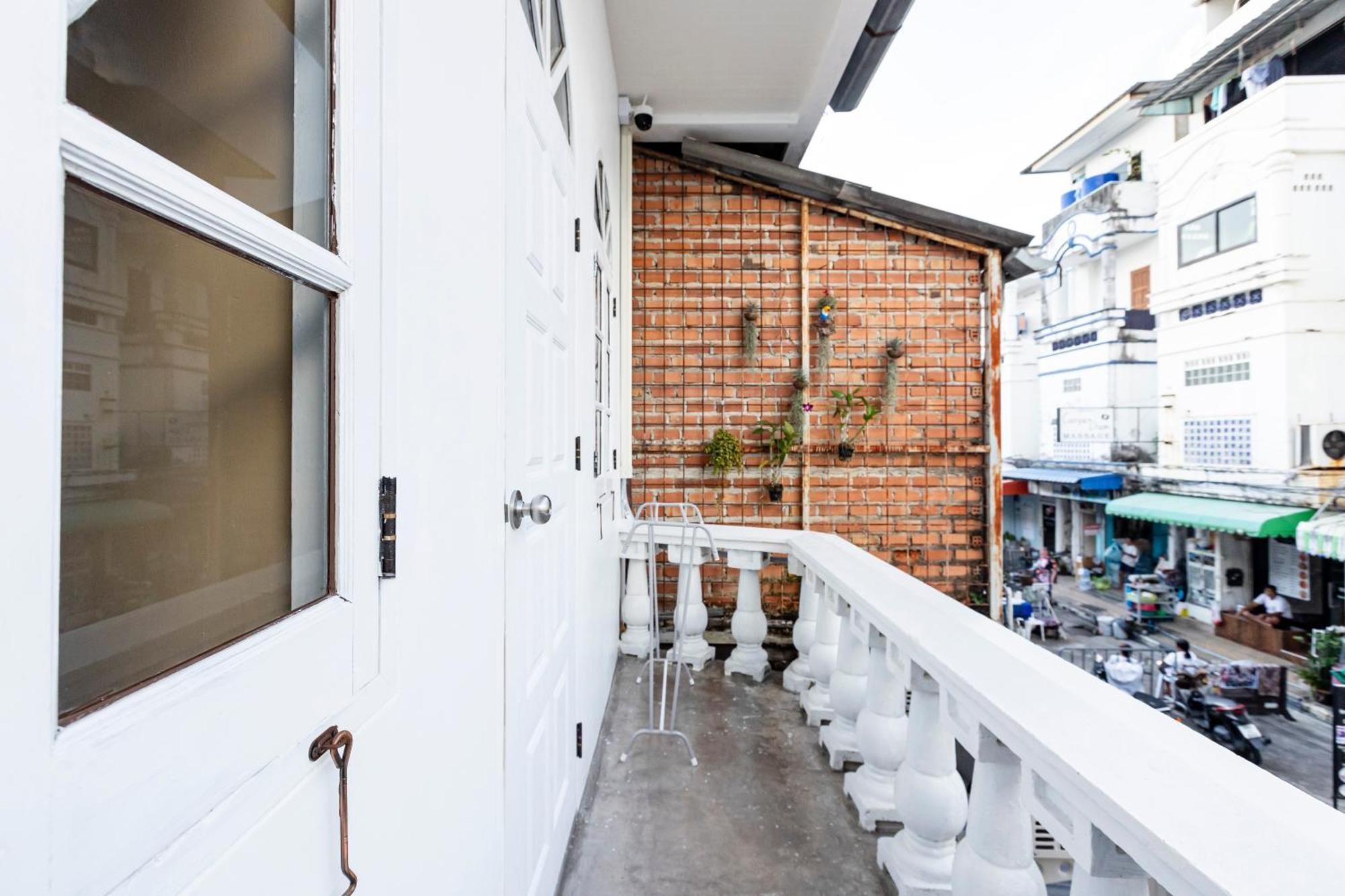 Sweett Lemon Hostel Patong Ngoại thất bức ảnh