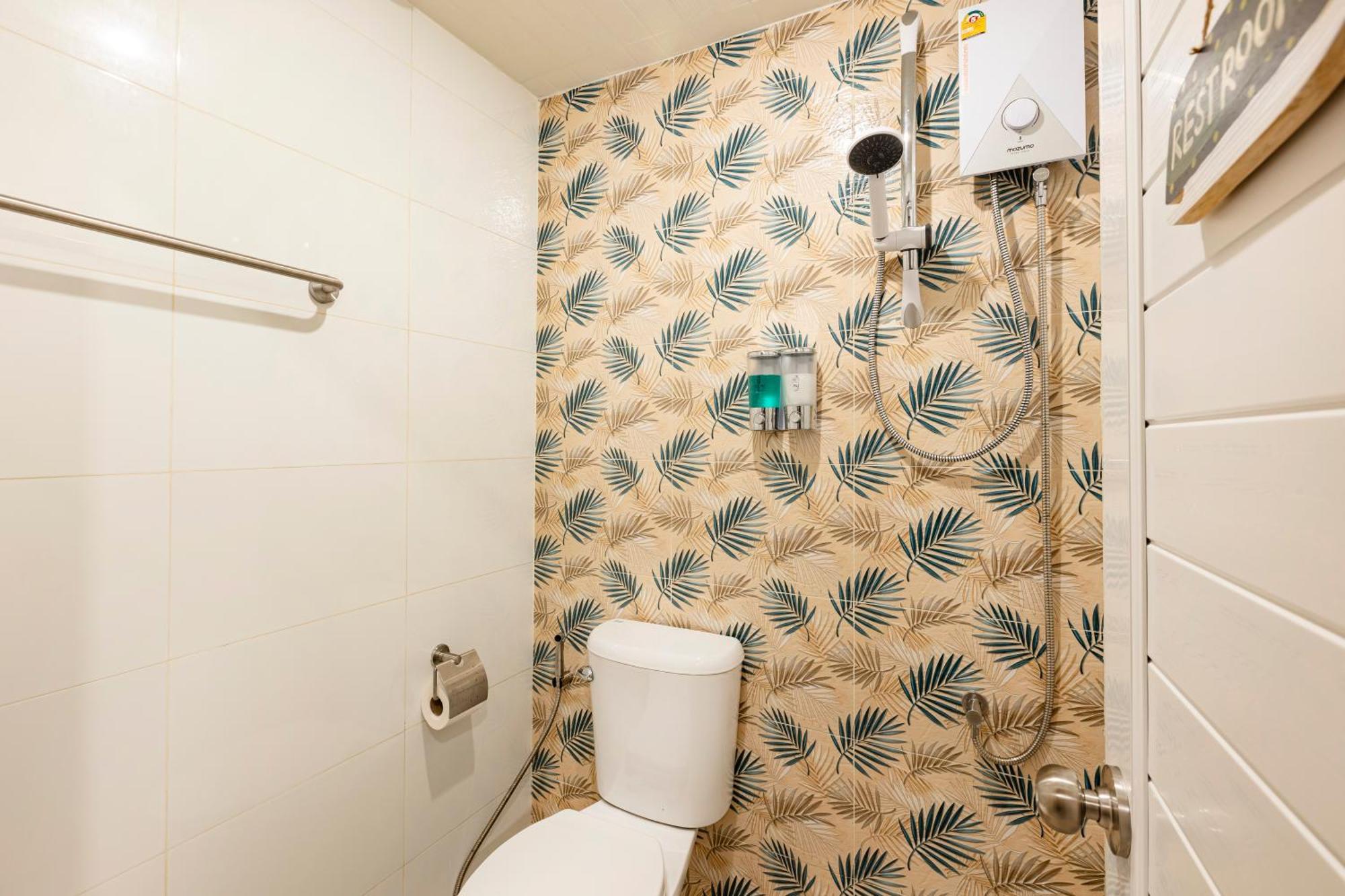 Sweett Lemon Hostel Patong Ngoại thất bức ảnh