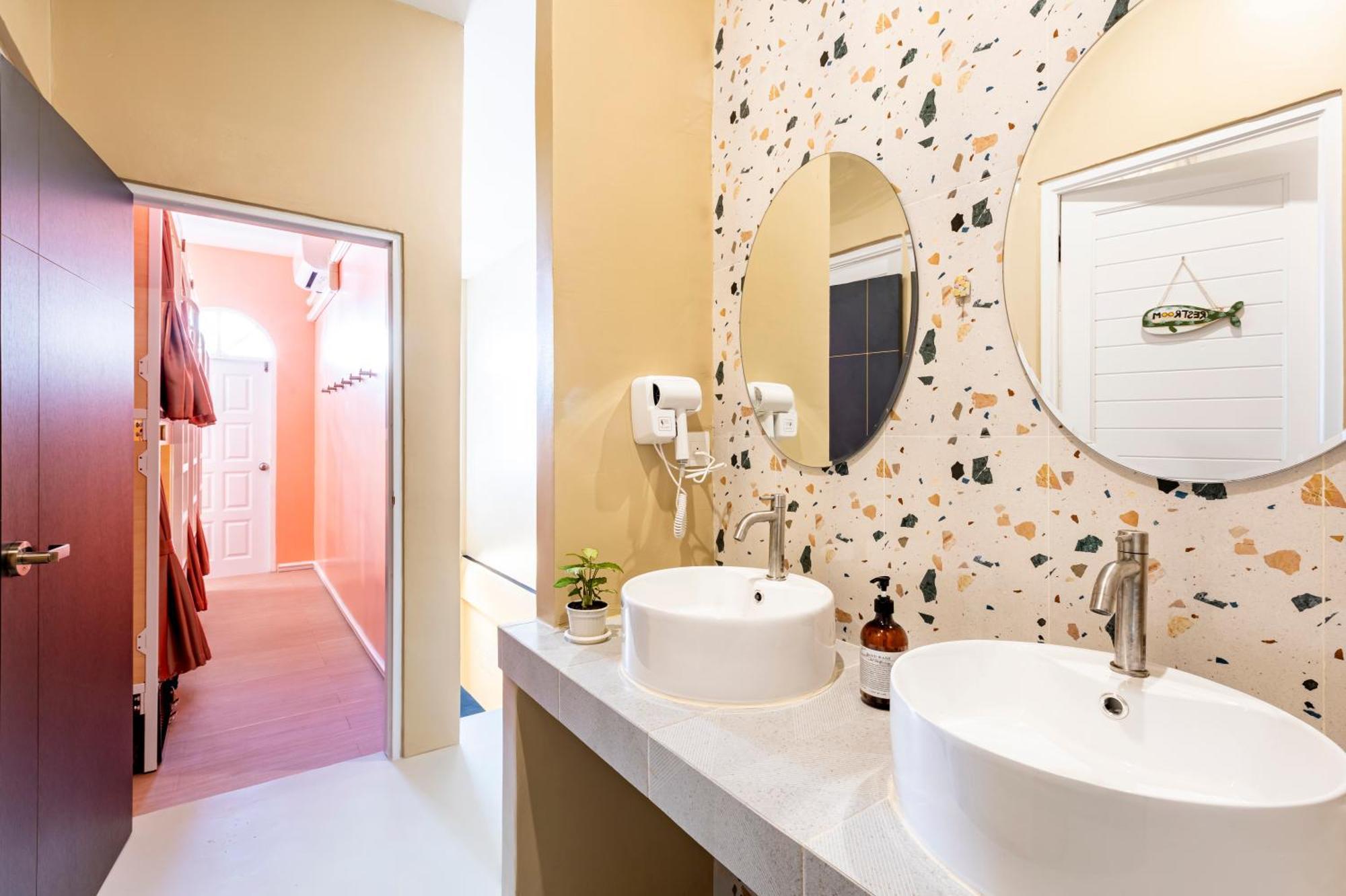 Sweett Lemon Hostel Patong Ngoại thất bức ảnh